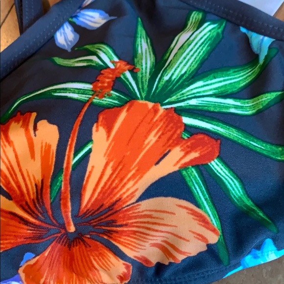 Kona Sol flowered bikini top - Picture 2 of 5